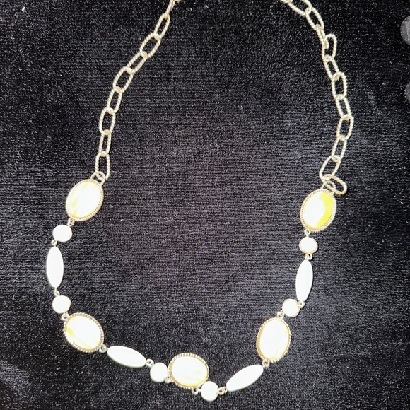 Vintage Gold-Tone Costume Jewelry Set – Bracelet, Choker & Long Necklace - Picture 15 of 15